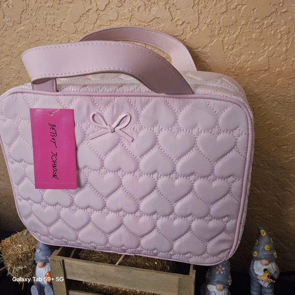 Betsey Johnson Light Pink Heart Pattern Cosmetic Case - Picture 2 of 7